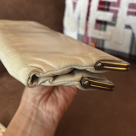 HOBO International Lauren Ivory Leather Double Kisslock Wallet Clutch - Picture 11 of 13